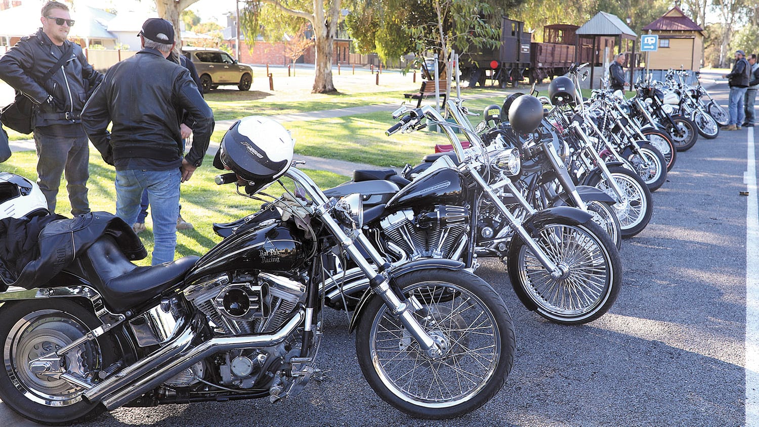 Festival of Bling as Engines Sing!