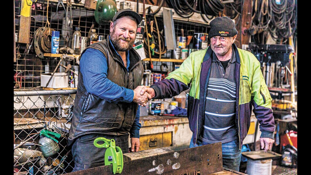 Farmor gives Border Flywheelers Club a ‘lift’ post image