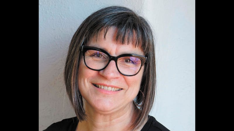 Renowned author returns to the Gannawarra post image