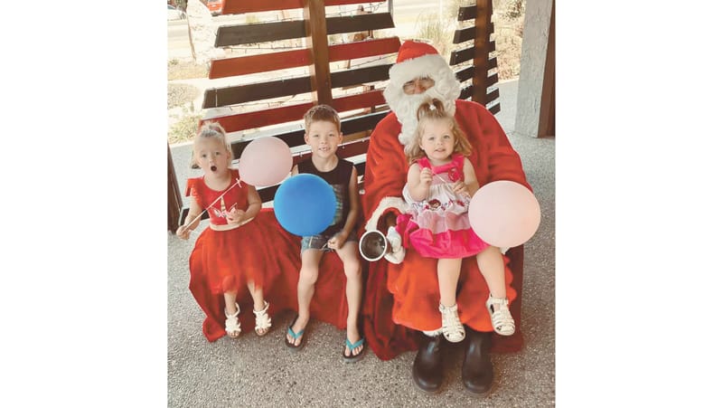 Gateway to Christmas as Santa drops into town post image